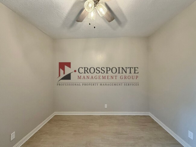 Building Photo - Tour Today! 3 Bedroom, 2 Bathroom Home!