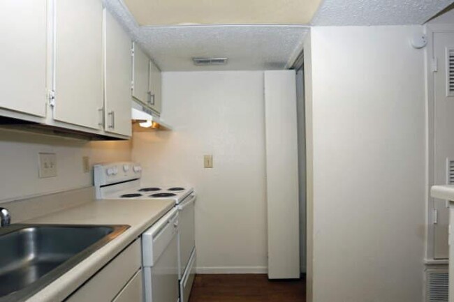 Building Photo - 1 bedroom in Austin TX 78704