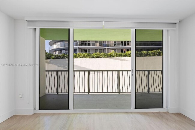 Building Photo - 1756 N Bayshore Dr