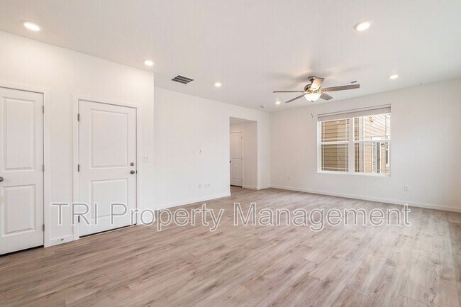 Building Photo - 2675 Painted Turtle Ave