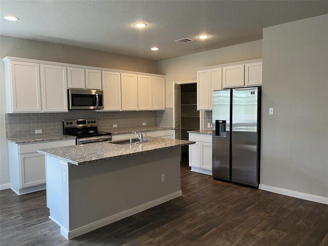 Building Photo - 6621 Kildare Dr