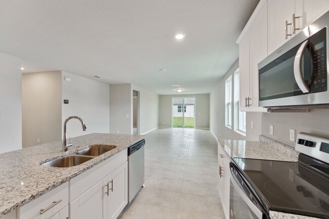 Building Photo - 121 Towns Cir