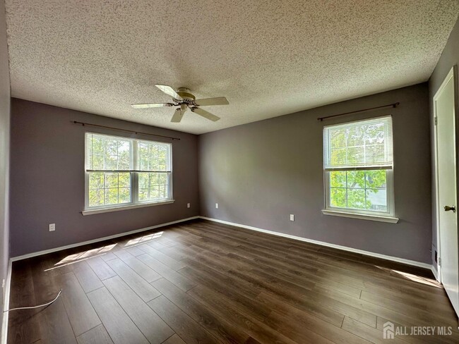 Building Photo - 319 Bromley Pl