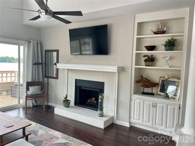 Building Photo - 639 Portside Dr