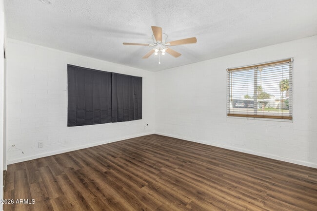 Building Photo - 3945 W Orange Dr