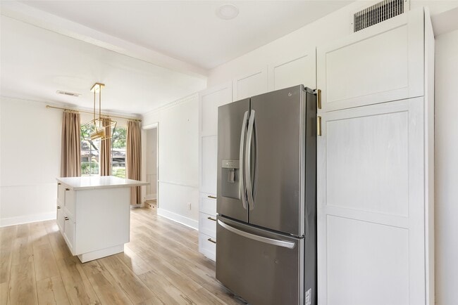 Building Photo - 3602 Ridgeview Dr