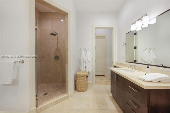 Building Photo - 7430 SW 56th Ct