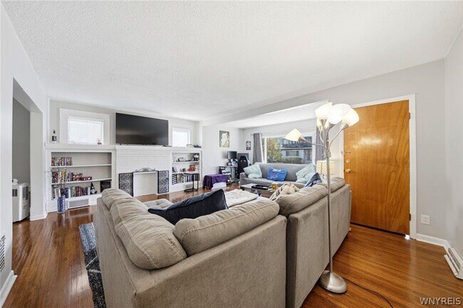 Building Photo - 226 Tacoma Ave