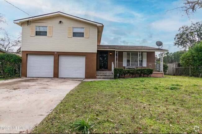 Building Photo - 4538 Key Woodley Dr S
