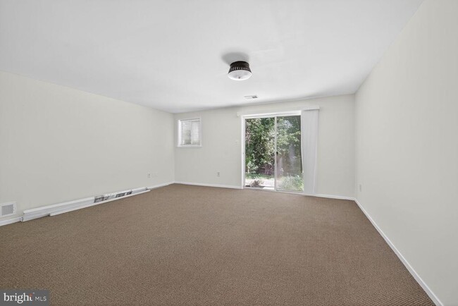 Building Photo - 7827 Archbold Terrace