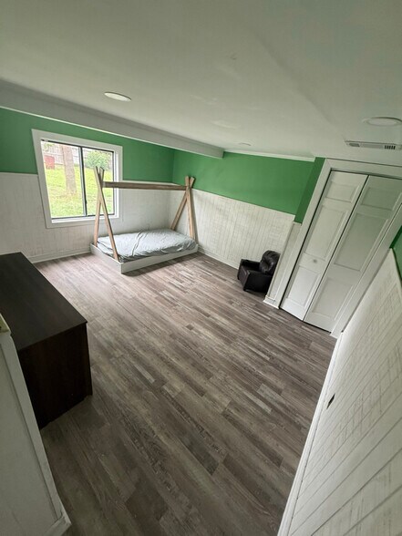 Building Photo - 915 Belleview Cir W