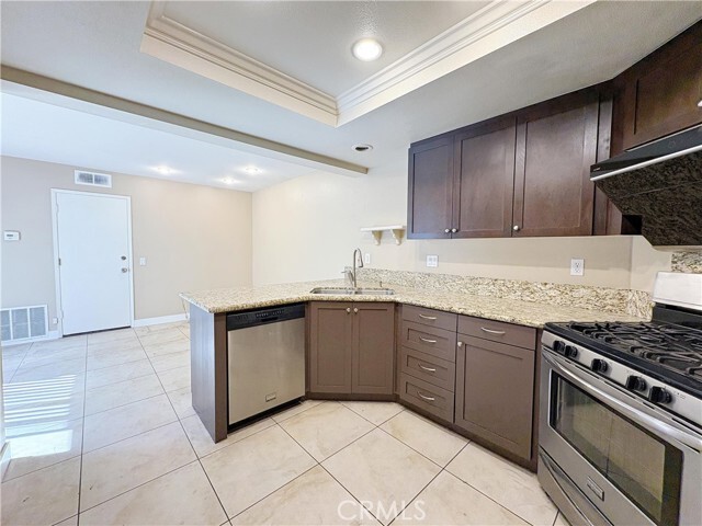 Building Photo - 9814 Ladera Ct