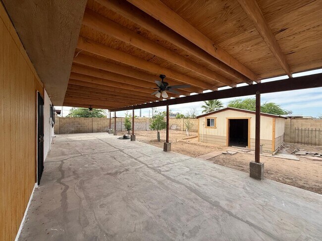 Building Photo - 2714 W Ellis Dr