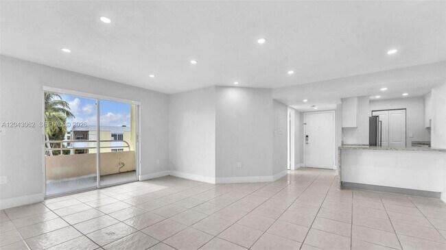 Building Photo - 10755 SW 108th Ave