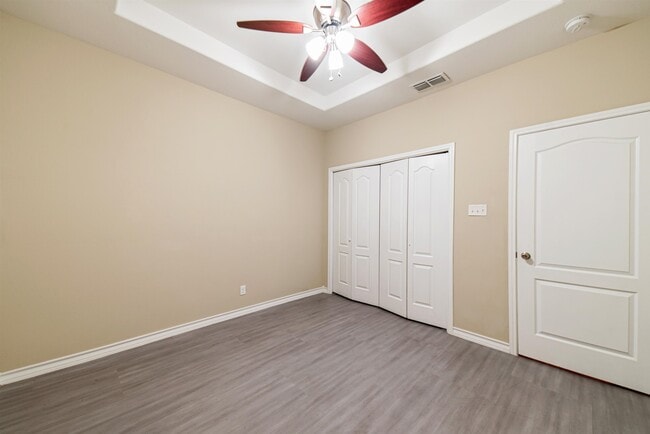 Building Photo - 120 Tranquilo Dr