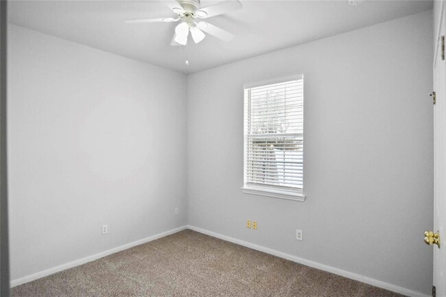 Building Photo - 17504 Lake Pines Dr