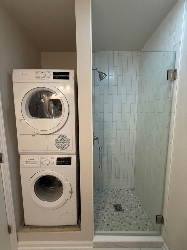 Building Photo - 2411 N Kennicott Dr