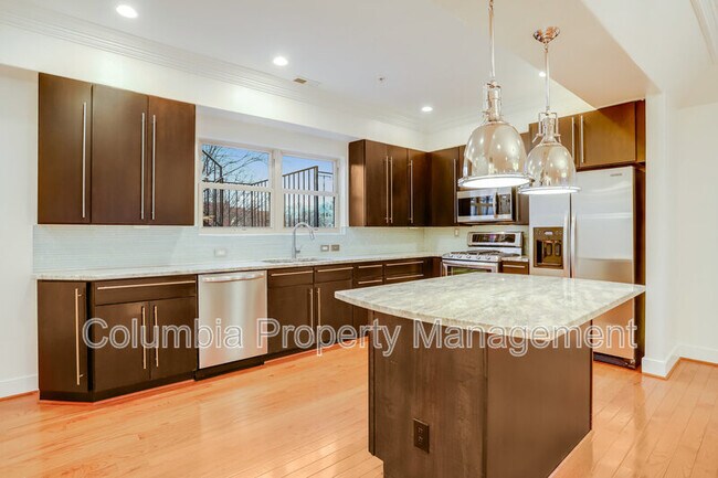Building Photo - 442 Oakdale Pl NW