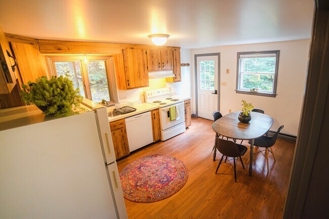 Building Photo - 112 Horseshoe Rd