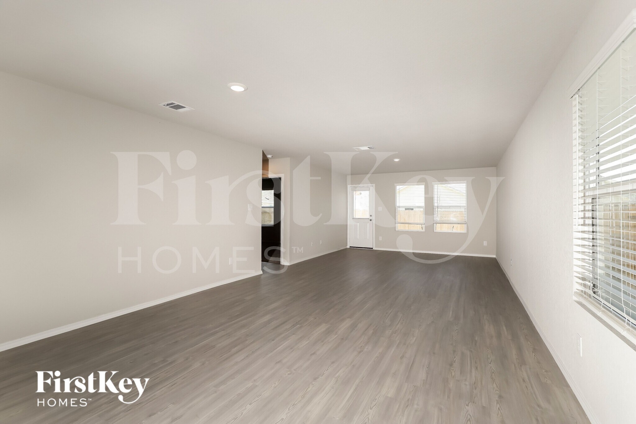 Building Photo - 10610 Varmus Dr