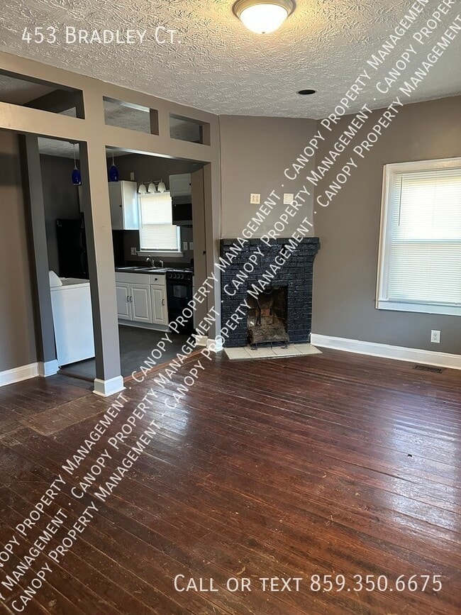 Building Photo - 453 Bradley Ct