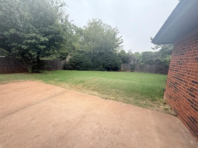 Building Photo - 405 Partridge Ln