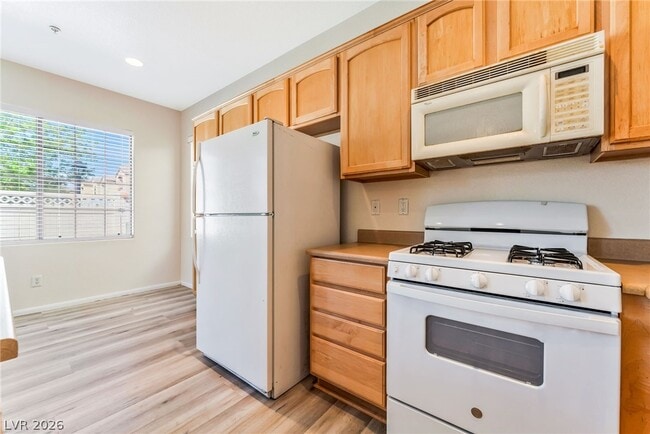 Building Photo - 6425 N Buttercup Creek St