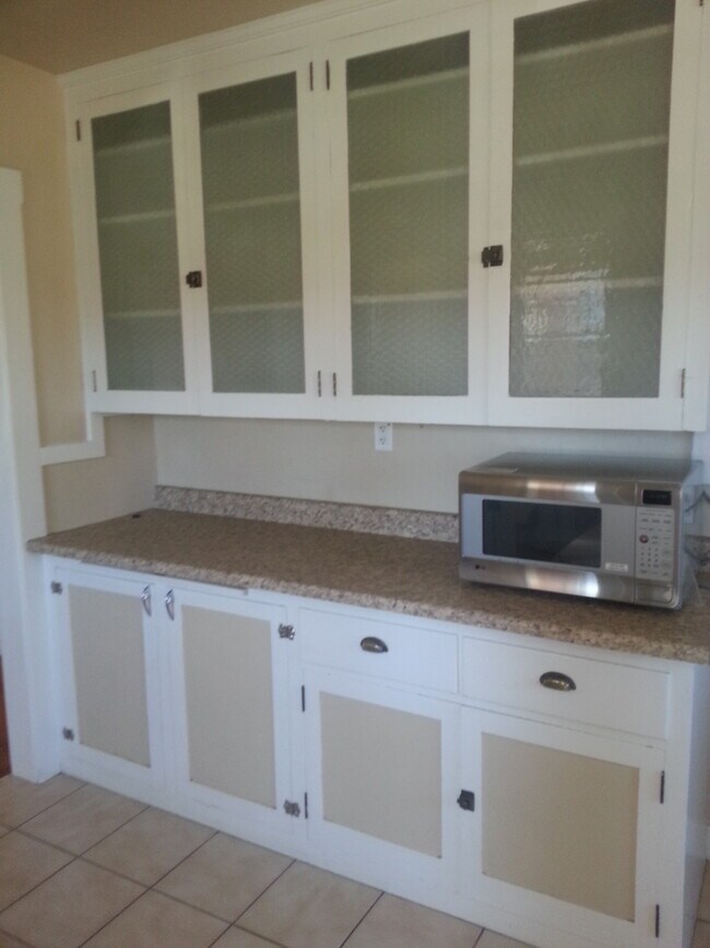 Building Photo - Charming Copperton 4 bedroom upgraded vintage home.