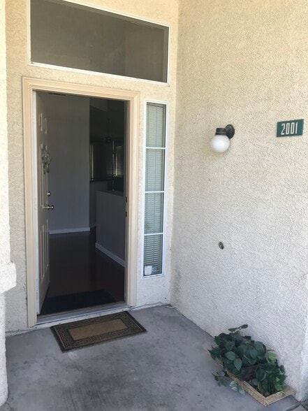 Building Photo - 5155 W Tropicana Ave