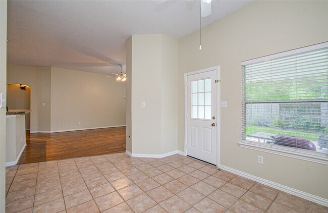 Building Photo - 18223 Heathridge Ln