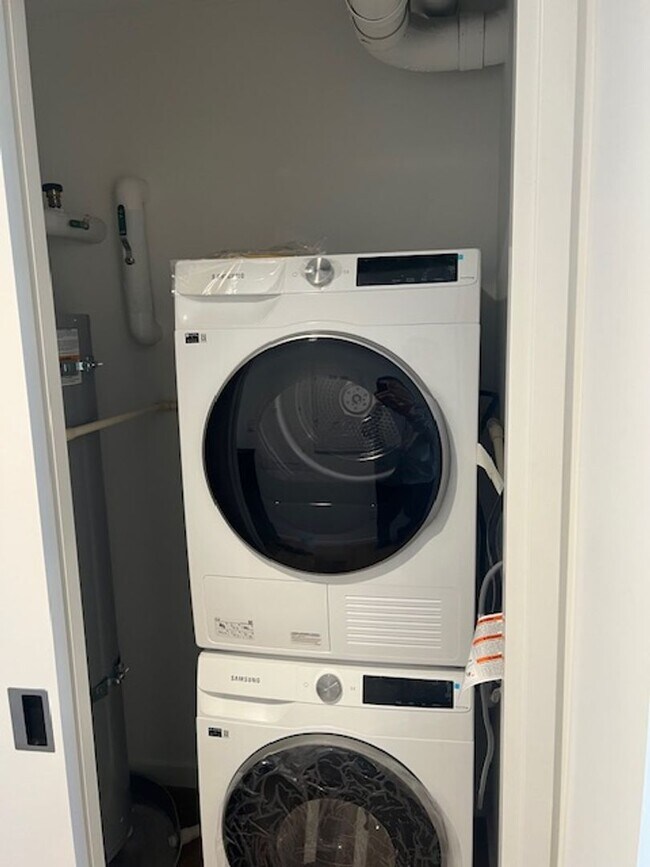 Building Photo - Studio at Park on Keeaumoku