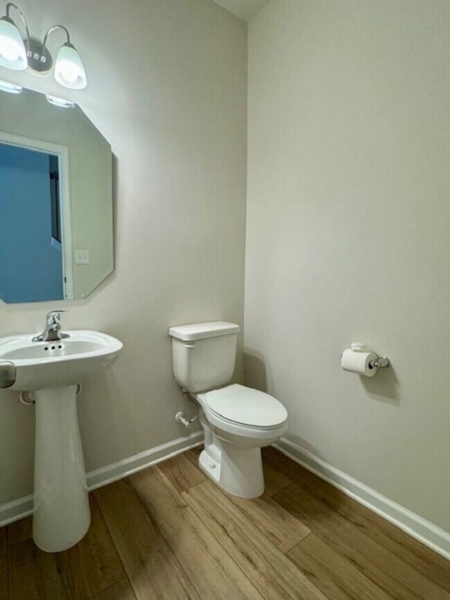 Building Photo - 3BR/2.5BA w/ Quartz Kitchen + Garage in North Charlotte