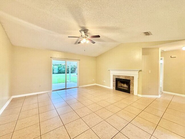 Building Photo - 1437 Little Creek Dr