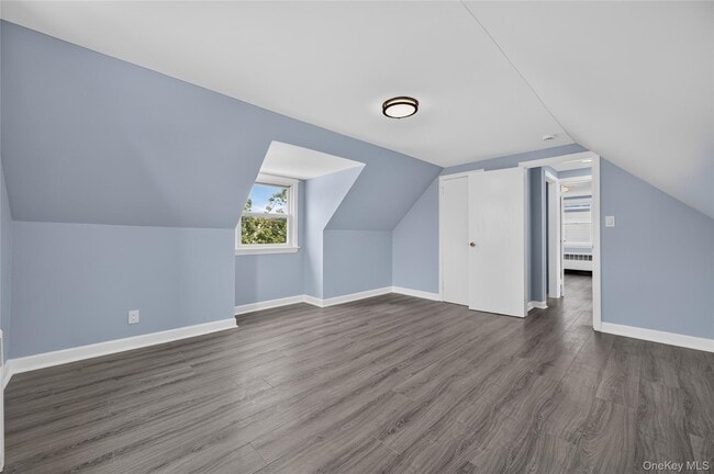 Building Photo - 121 Sheridan Ave