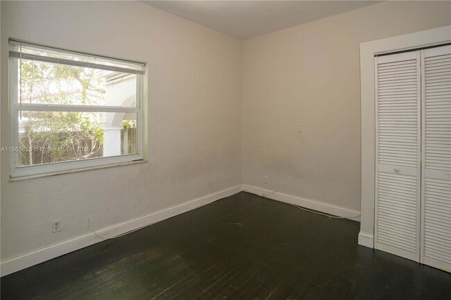 Building Photo - 2280 SW 16th Ct