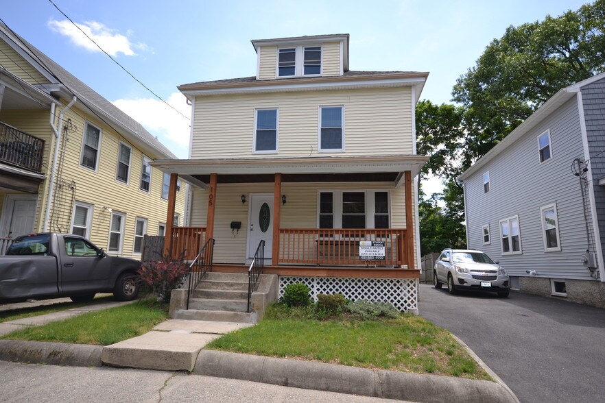 Building Photo - 105 Radcliffe Ave