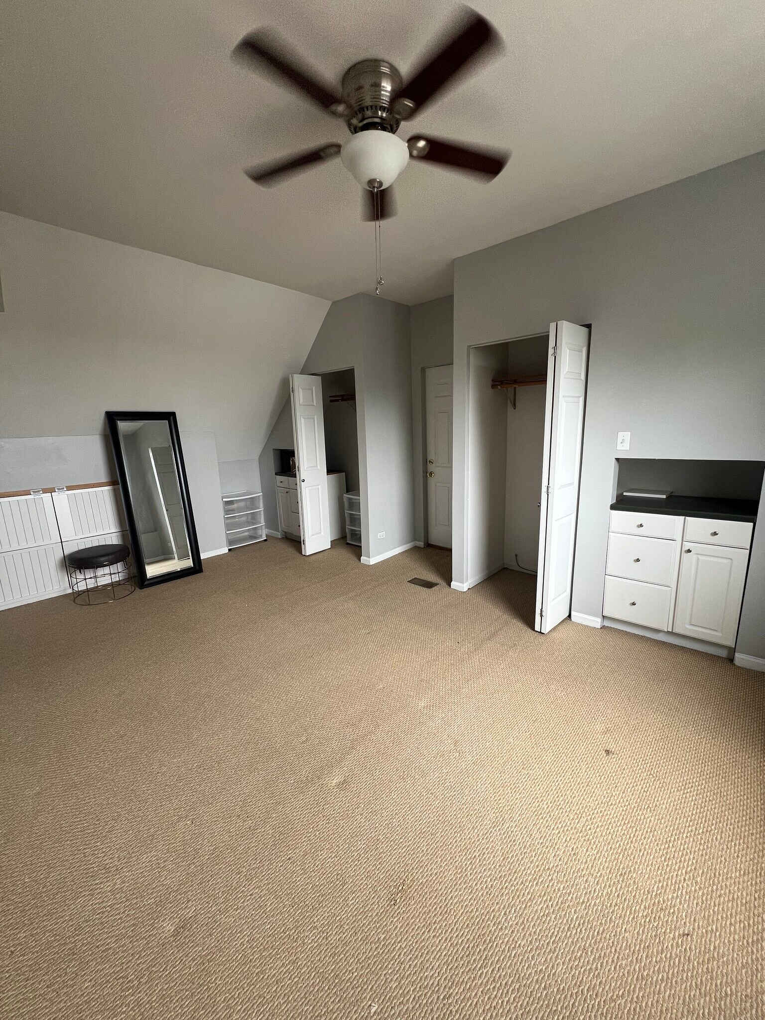 bedroom 1 - 2114 W Lyndale St