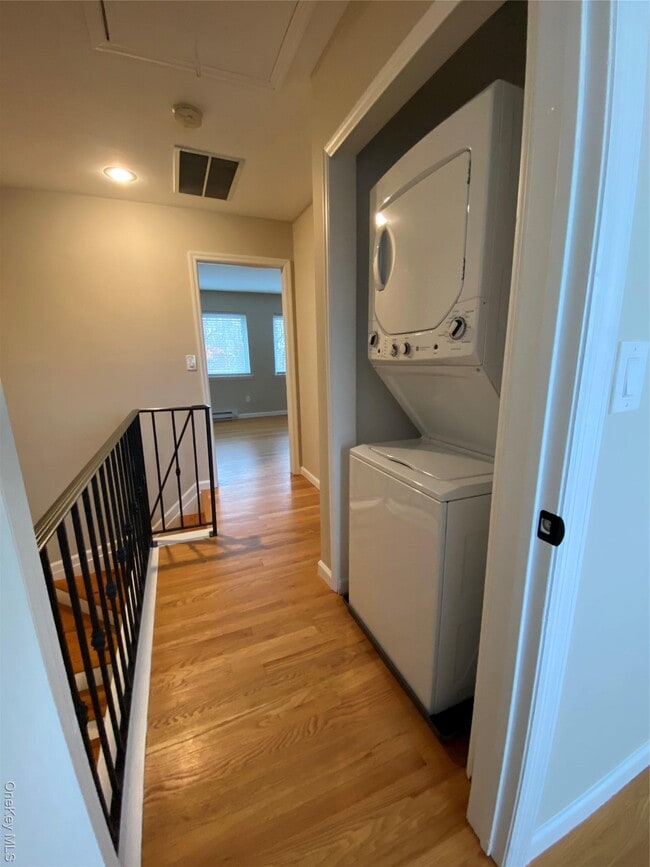 Building Photo - 11 Wildwood Rd