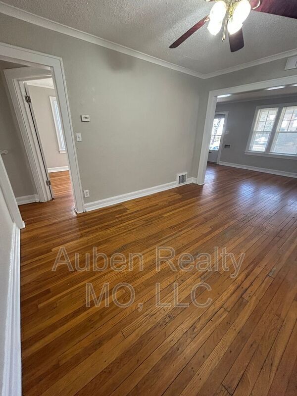 Building Photo - 6227 Rockhill Rd