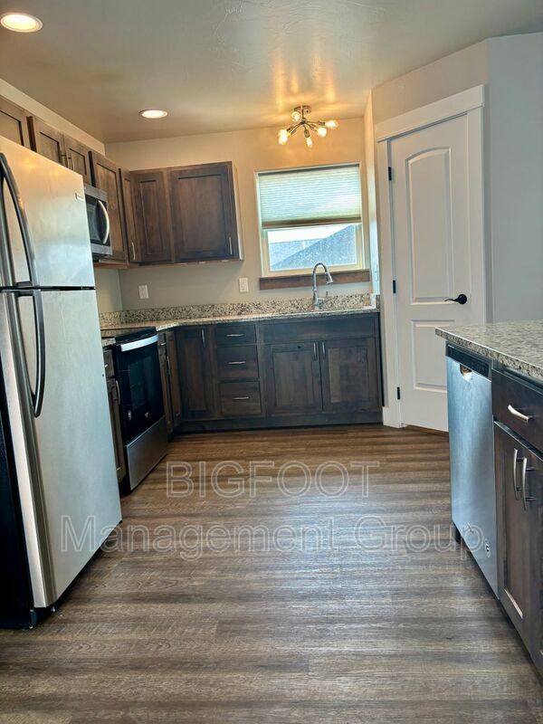 Building Photo - 7995 Avocet Dr