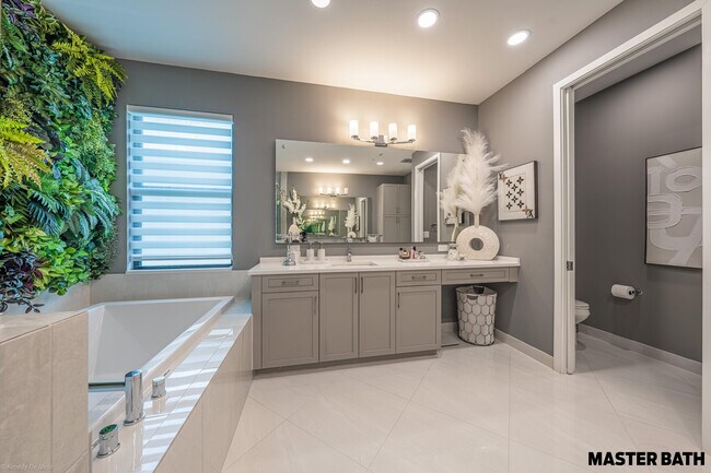 Building Photo - 17119 Aquavera Way