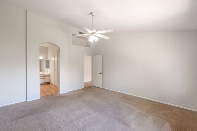 Building Photo - Stylish 3-Bedroom Home with Pool in Phoenix