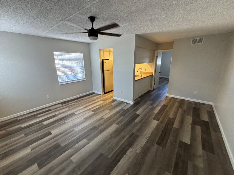 Building Photo - 4932 W Gandy Blvd