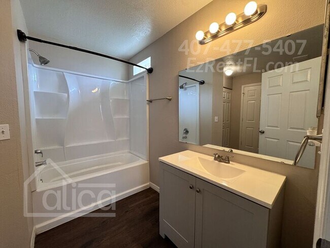 Building Photo - 3756 Dartford Dr