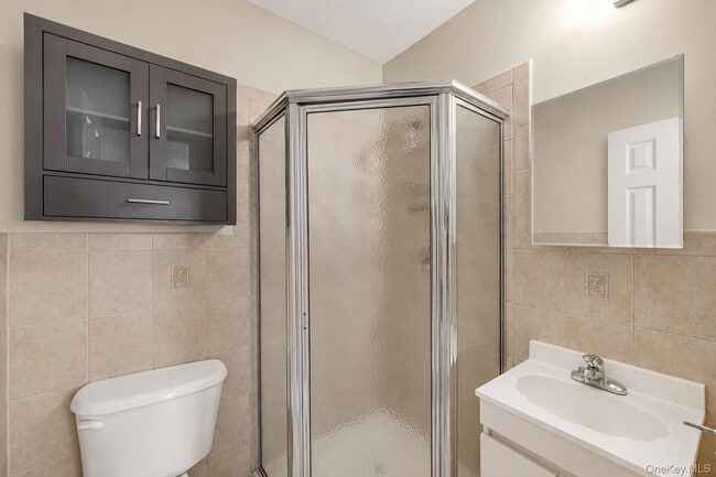 Building Photo - 6 Pell Pl