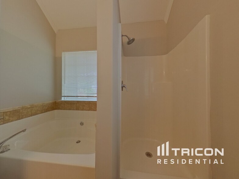 Building Photo - 162 Meadow Spring Ct
