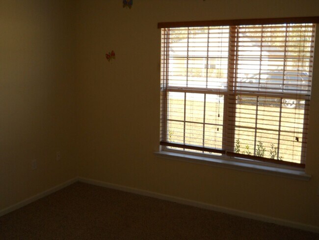 Building Photo - 3 BR 2 BA in Hahira