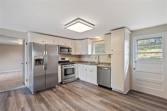 Building Photo - 8966 Knoll St