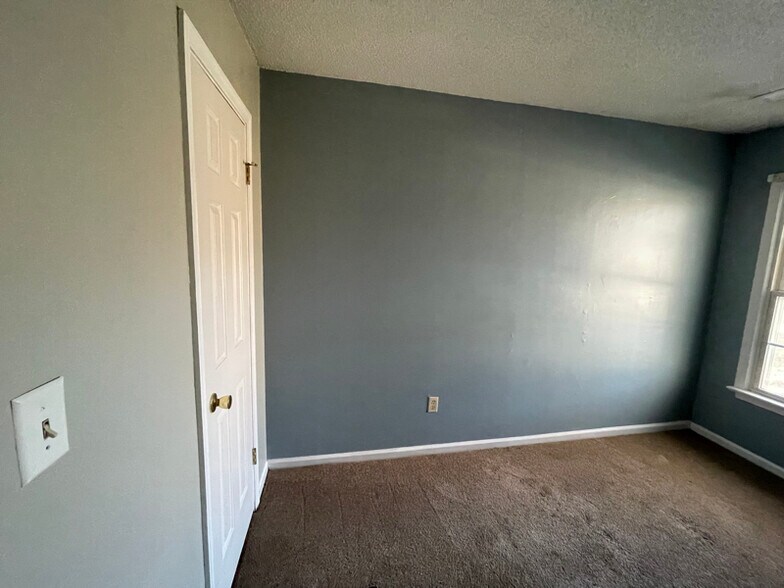 Building Photo - 4310 Brighton Ln