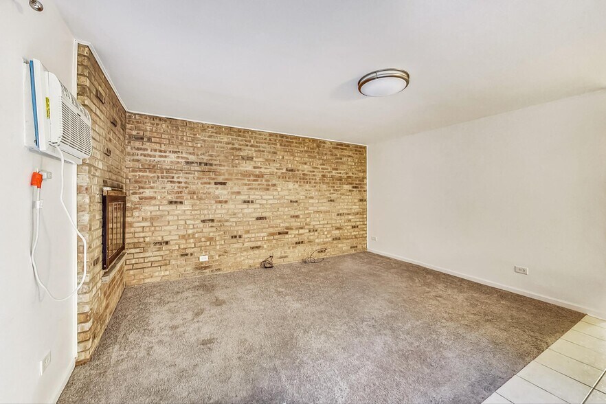 Building Photo - 862 W Lill Ave